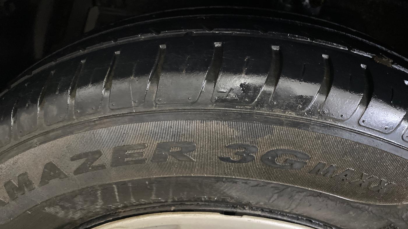 2014 Maruti Swift VXI, Petrol, Manual, 12,345 km, Left Front Tyre Tread