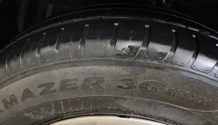 2014 Maruti Swift VXI, Petrol, Manual, 55,241 km, Left Front Tyre Tread