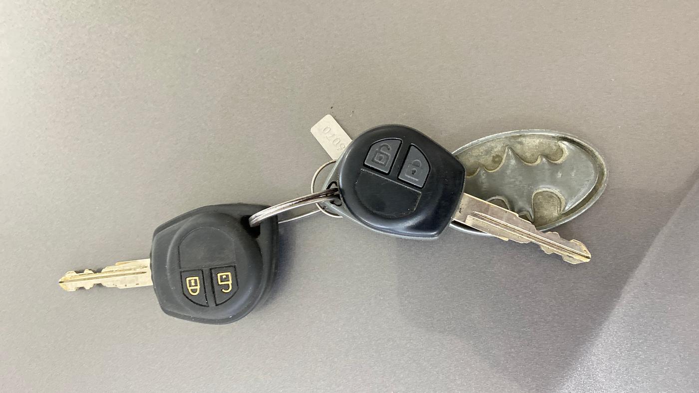 2014 Maruti Swift VXI, Petrol, Manual, 12,345 km, Key Close Up