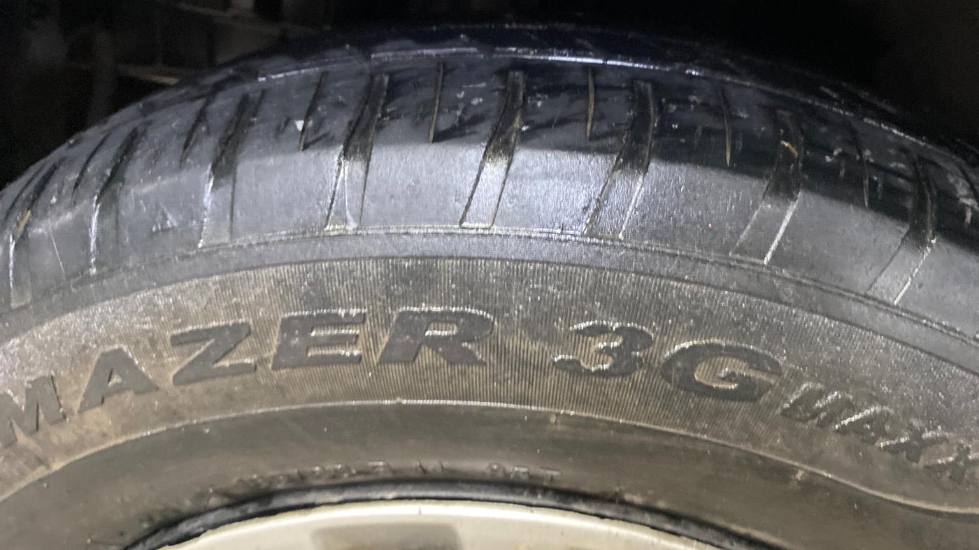 2014 Maruti Swift VXI, Petrol, Manual, 12,345 km, Right Rear Tyre Tread