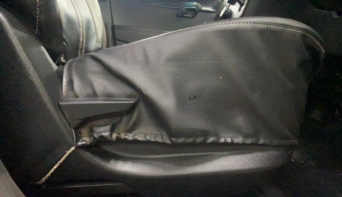 2018 Mahindra KUV 100 NXT K2 P 6 STR, Petrol, Manual, 26,324 km, Driver Side Adjustment Panel