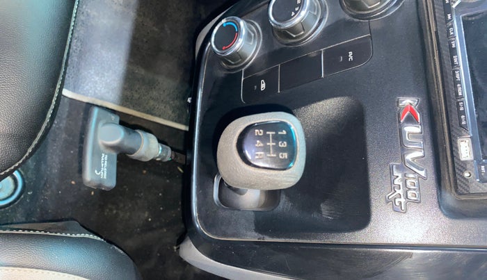 2018 Mahindra KUV 100 NXT K2 P 6 STR, Petrol, Manual, 26,324 km, Gear Lever
