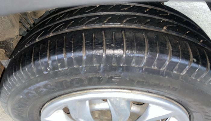 2018 Mahindra KUV 100 NXT K2 P 6 STR, Petrol, Manual, 26,324 km, Left Rear Tyre Tread