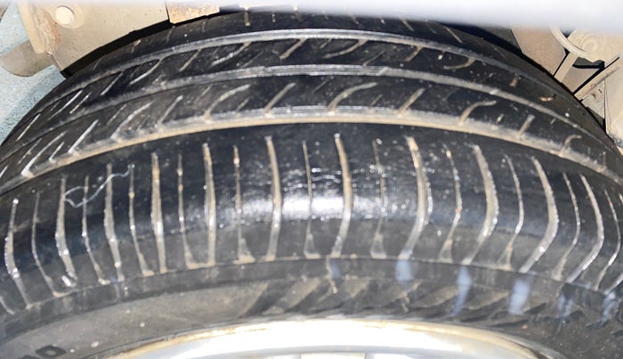 2018 Mahindra KUV 100 NXT K2 P 6 STR, Petrol, Manual, 26,324 km, Right Rear Tyre Tread