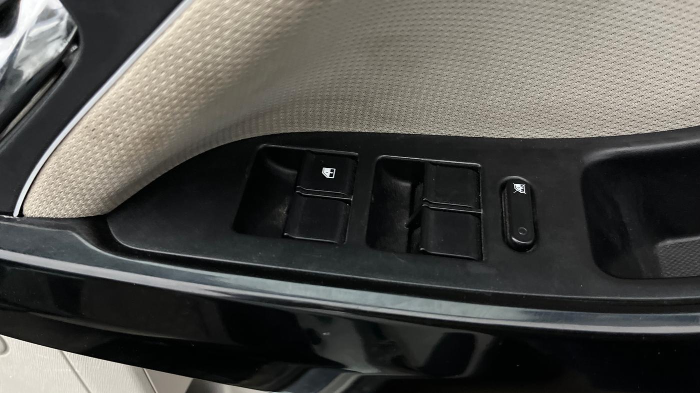 2021 Tata NEXON XZ PLUS PETROL SUNROOF, Petrol, Manual, 88,206 km, Driver Side Door Panels Control