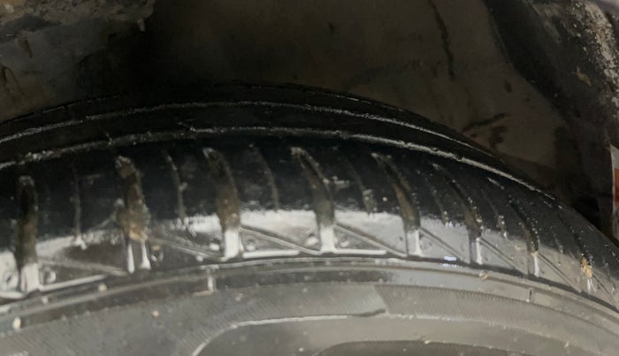 2017 Hyundai Grand i10 MAGNA 1.2 KAPPA VTVT, Petrol, Manual, 58,794 km, Left Front Tyre Tread