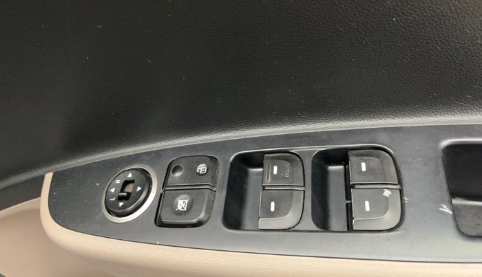 2017 Hyundai Grand i10 MAGNA 1.2 KAPPA VTVT, Petrol, Manual, 58,794 km, Driver Side Door Panels Control