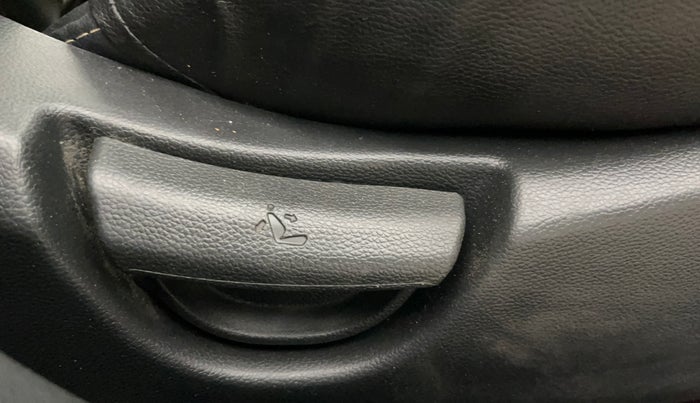 2017 Hyundai Grand i10 MAGNA 1.2 KAPPA VTVT, Petrol, Manual, 58,794 km, Driver Side Adjustment Panel