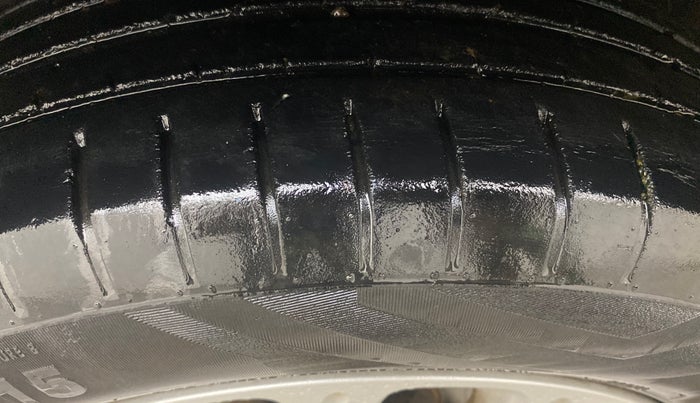 2020 Maruti Swift ZXI, Petrol, Manual, 66,031 km, Left Front Tyre Tread