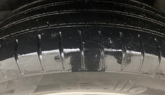 2020 Maruti Swift ZXI, Petrol, Manual, 66,031 km, Left Rear Tyre Tread