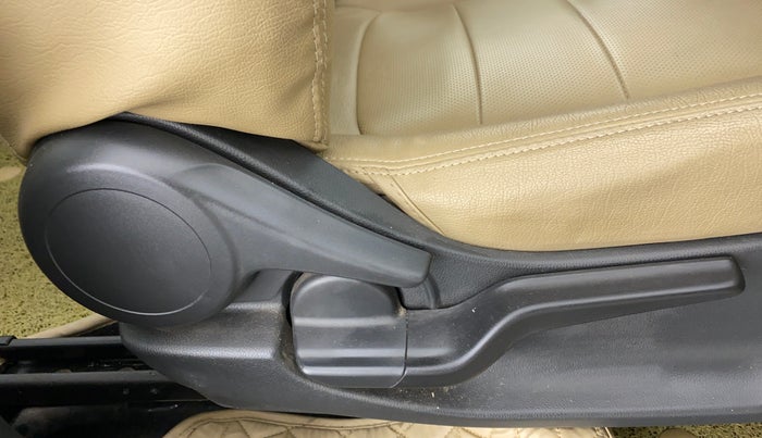 2020 Honda Amaze 1.2 V CVT I VTEC, Petrol, Automatic, 28,269 km, Driver Side Adjustment Panel