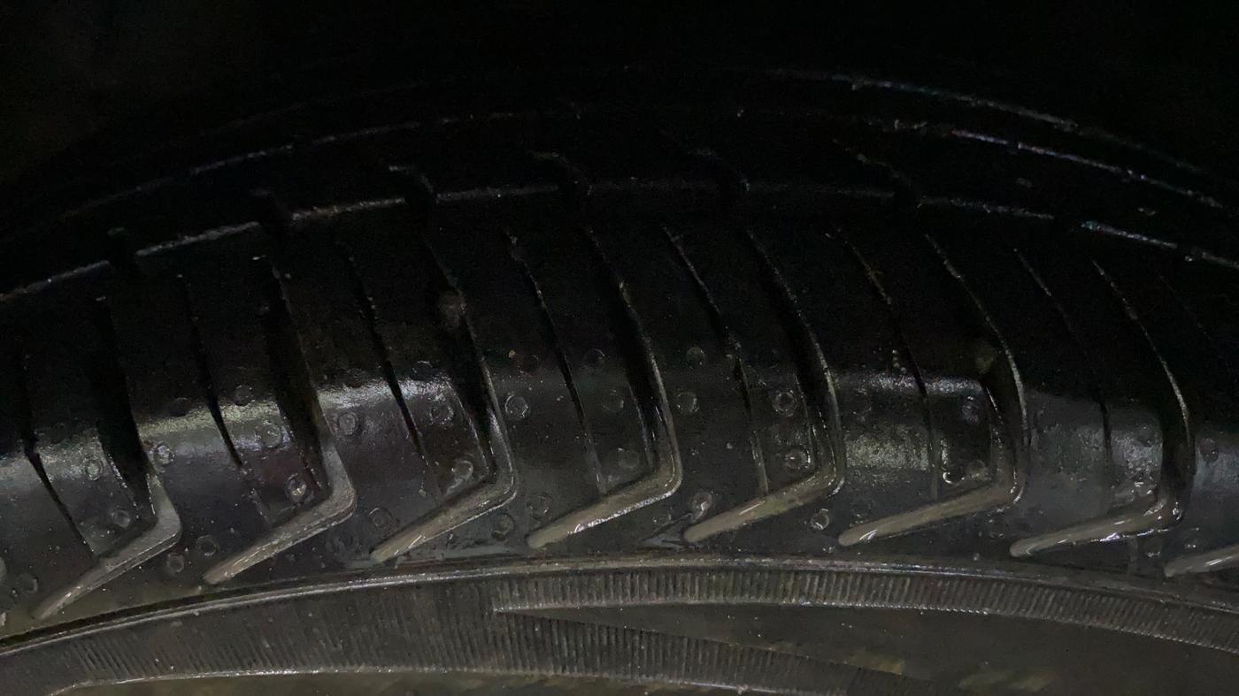 2016 Datsun Redi Go T, Petrol, Manual, 20,630 km, Left Front Tyre Tread