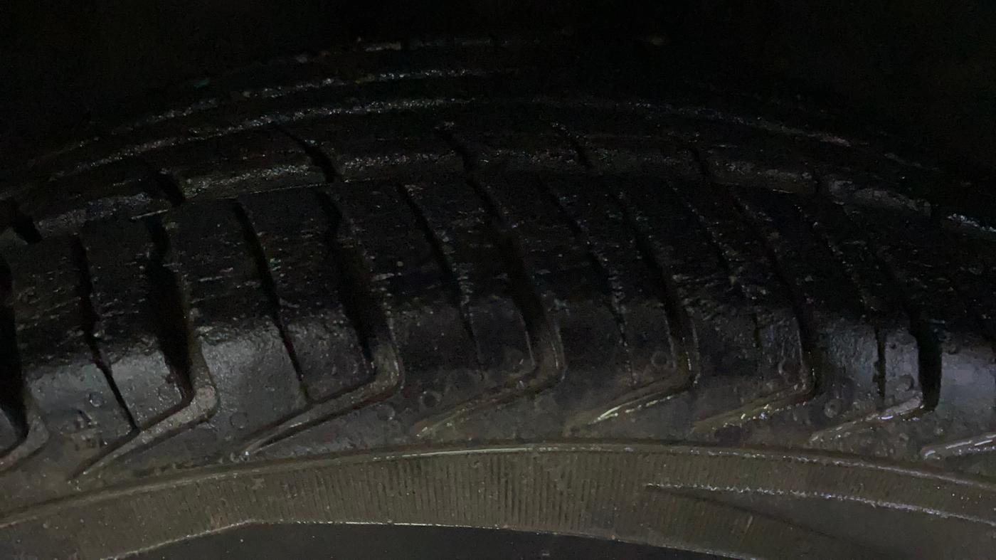 2016 Datsun Redi Go T, Petrol, Manual, 20,630 km, Right Front Tyre Tread