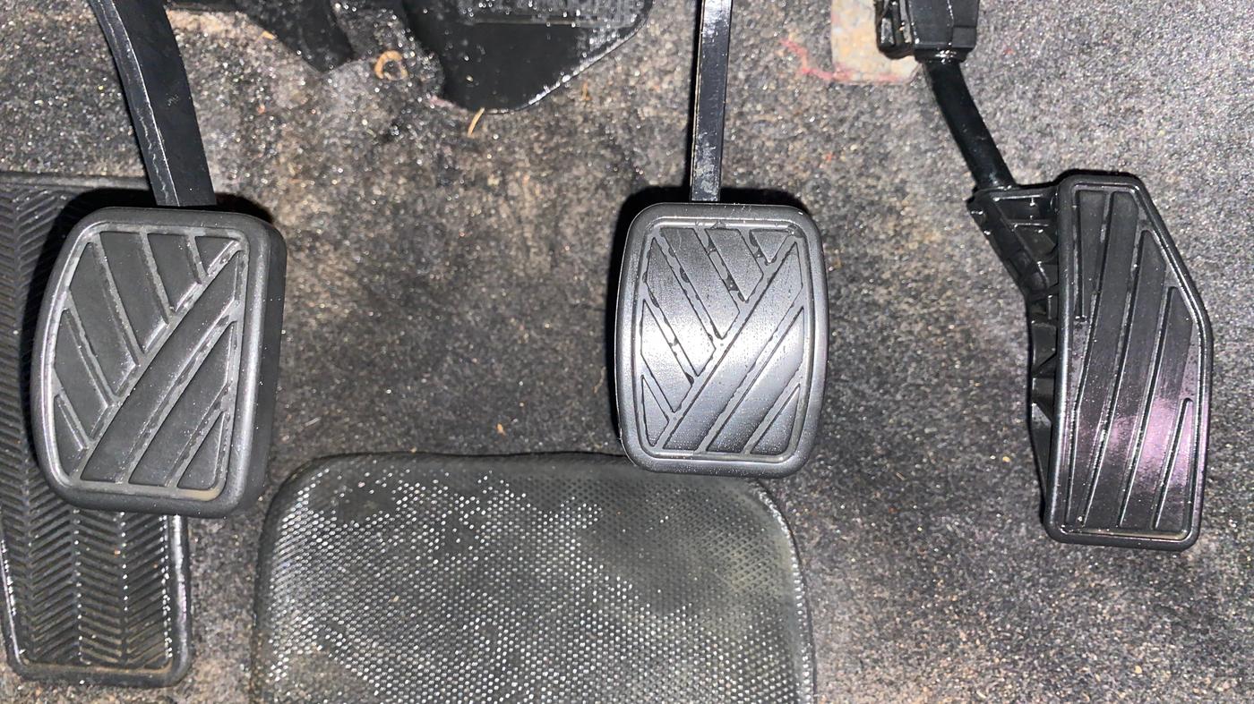 2023 Maruti FRONX DELTA PLUS 1.2MT, Petrol, Manual, 1,11,061 km, Pedals