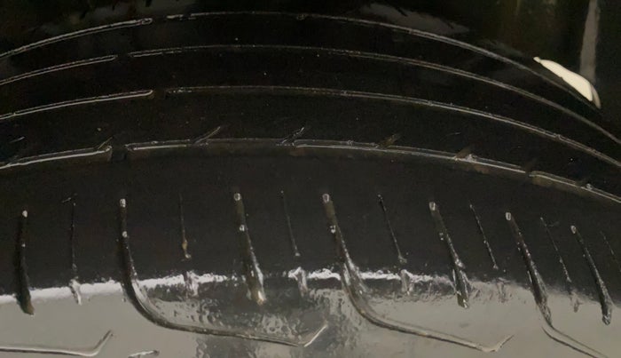 2023 Maruti FRONX DELTA PLUS 1.2MT, Petrol, Manual, 1,11,061 km, Left Rear Tyre Tread