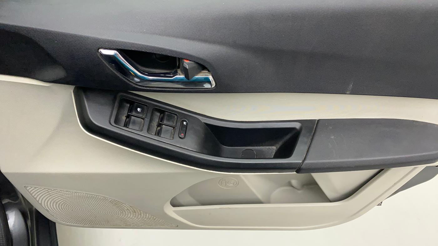 2022 Tata Tiago XZ PLUS CNG, CNG, Manual, 36,348 km, Driver Side Door Panels Control