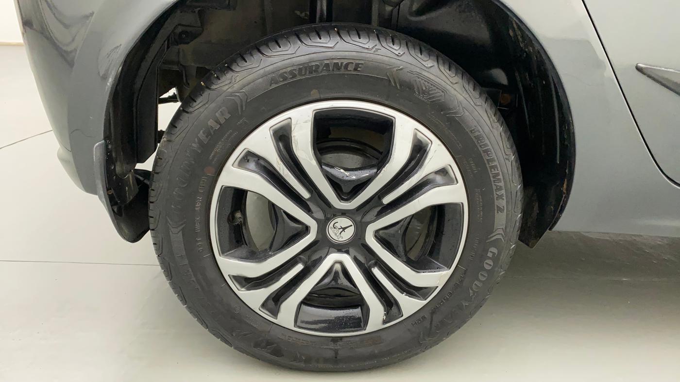 2022 Tata Tiago XZ PLUS CNG, CNG, Manual, 36,348 km, Right Rear Wheel