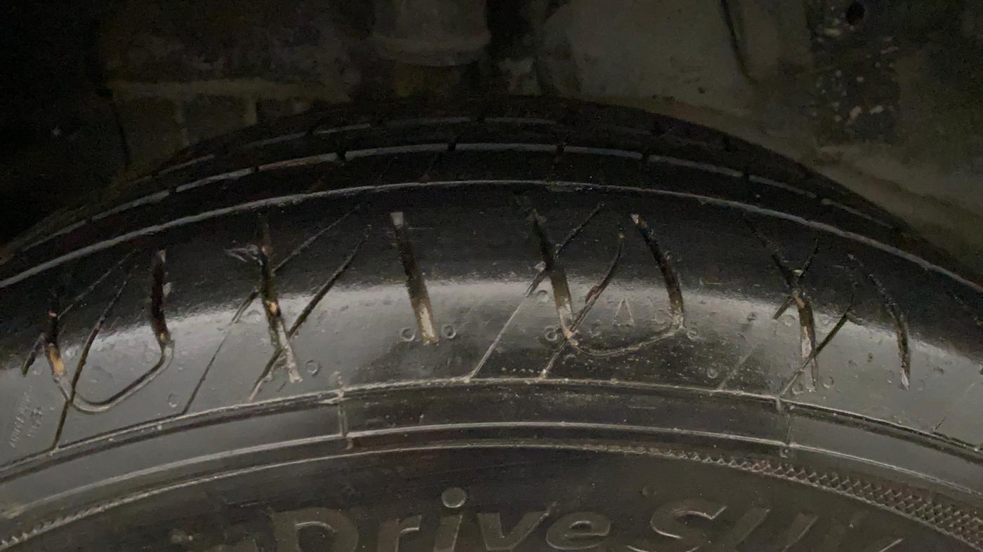 2018 Tata NEXON XE PETROL, Petrol, Manual, 1,13,590 km, Right Rear Tyre Tread