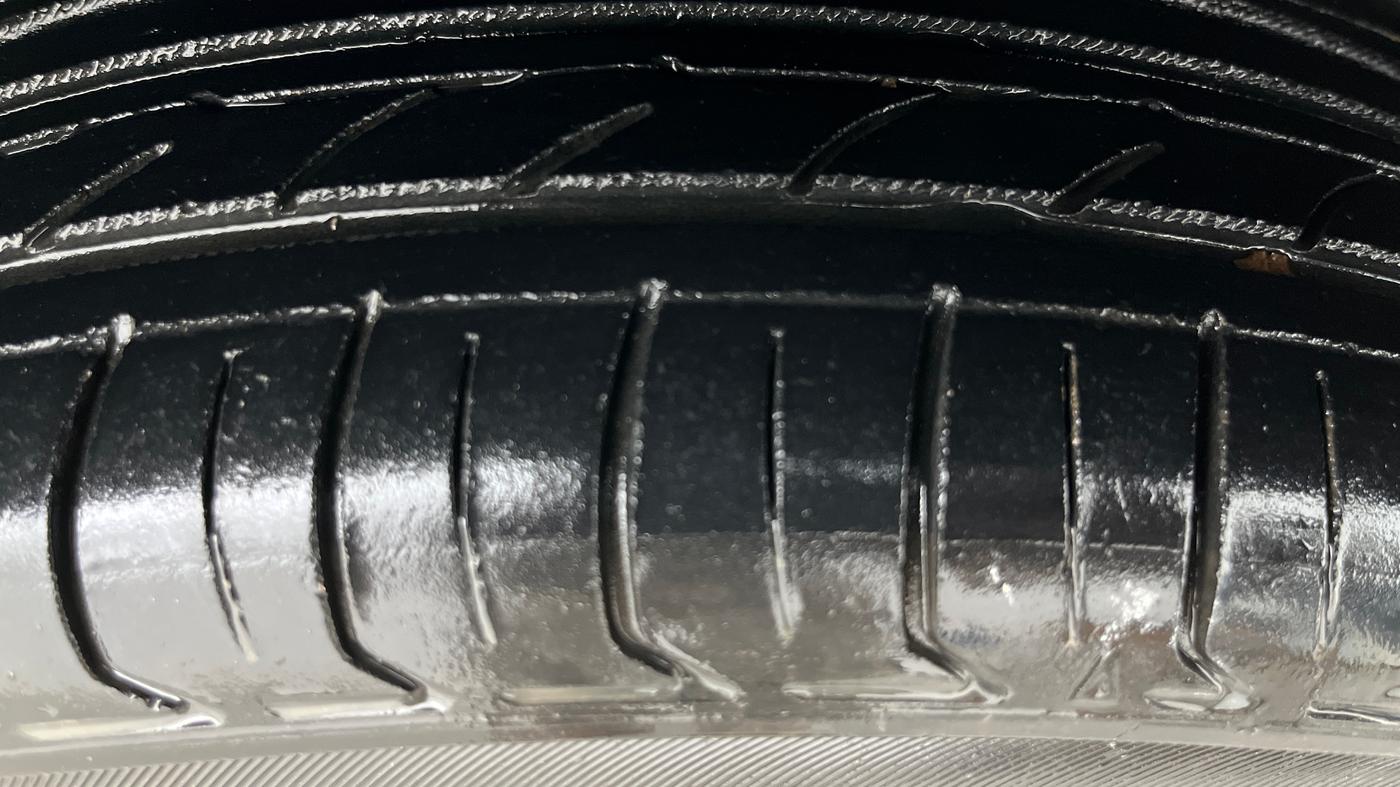 2016 Maruti Celerio VXI AMT, Petrol, Automatic, 54,376 km, Right Front Tyre Tread