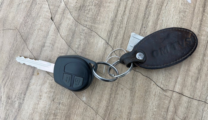 2017 Maruti Swift LXI (O), Petrol, Manual, 64,841 km, Key Close Up