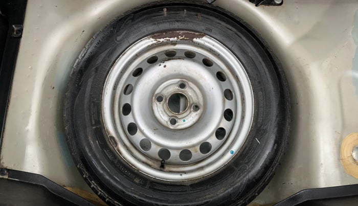 2017 Maruti Swift LXI (O), Petrol, Manual, 64,841 km, Spare Tyre