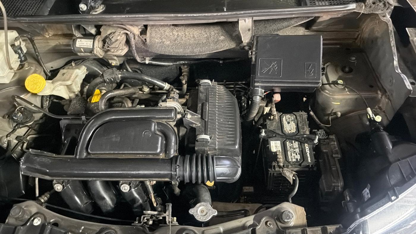 2019 Renault Kwid RXT 1.0 AMT (O), Petrol, Automatic, 62,978 km, Engine View - Left