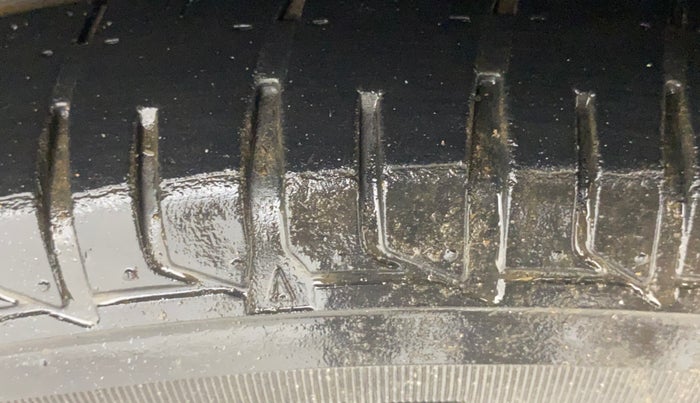 2013 Hyundai i20 MAGNA 1.2, Petrol, Manual, 94,273 km, Right Rear Tyre Tread