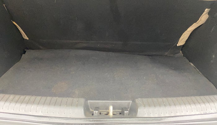 2013 Hyundai i20 MAGNA 1.2, Petrol, Manual, 94,273 km, Boot Inside