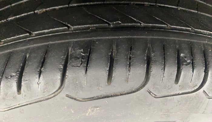 2017 Hyundai Elite i20 ASTA 1.2 (O), Petrol, Manual, 93,097 km, Left Front Tyre Tread