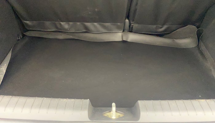 2017 Hyundai Elite i20 ASTA 1.2 (O), Petrol, Manual, 93,097 km, Boot Inside