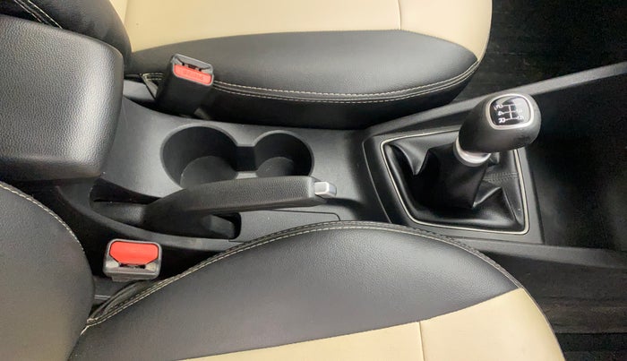 2017 Hyundai Elite i20 ASTA 1.2 (O), Petrol, Manual, 93,097 km, Gear Lever