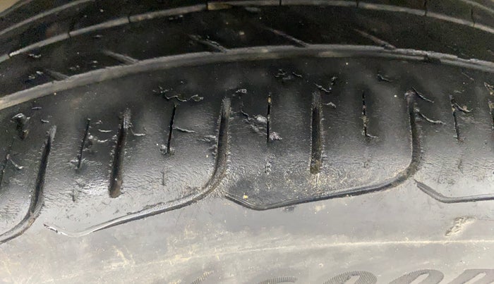 2017 Hyundai Elite i20 ASTA 1.2 (O), Petrol, Manual, 93,097 km, Right Rear Tyre Tread