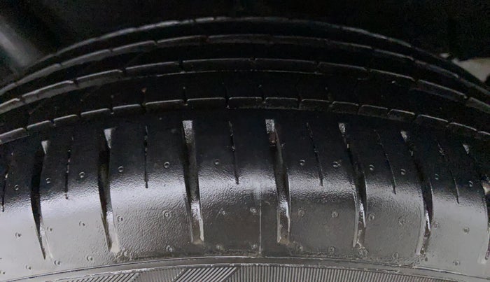 2019 Maruti Baleno ZETA CVT PETROL 1.2, Petrol, Automatic, 12,617 km, Right Front Tyre Tread