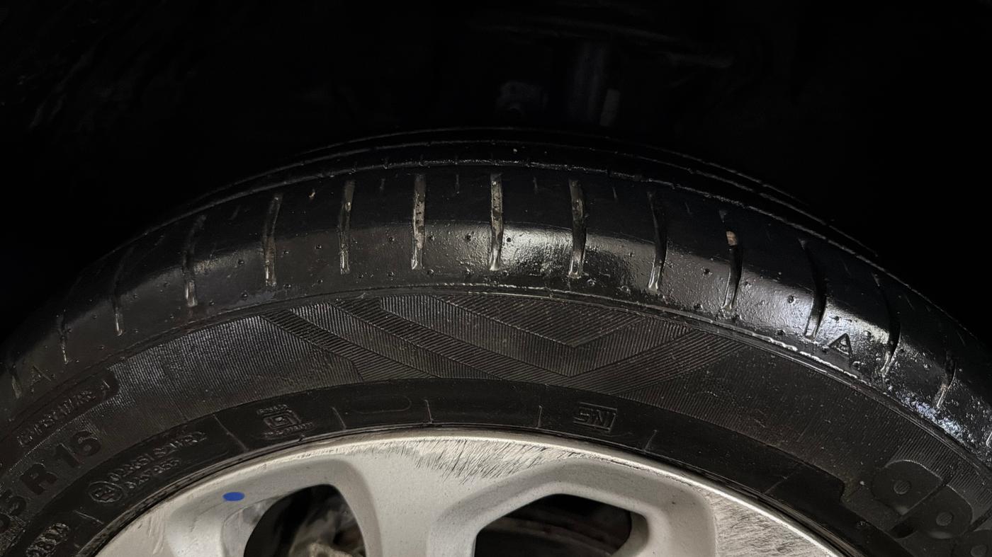 2024 Maruti Baleno  ZETA CNG 1.2L, CNG, Manual, 14,874 km, Left Front Tyre Tread