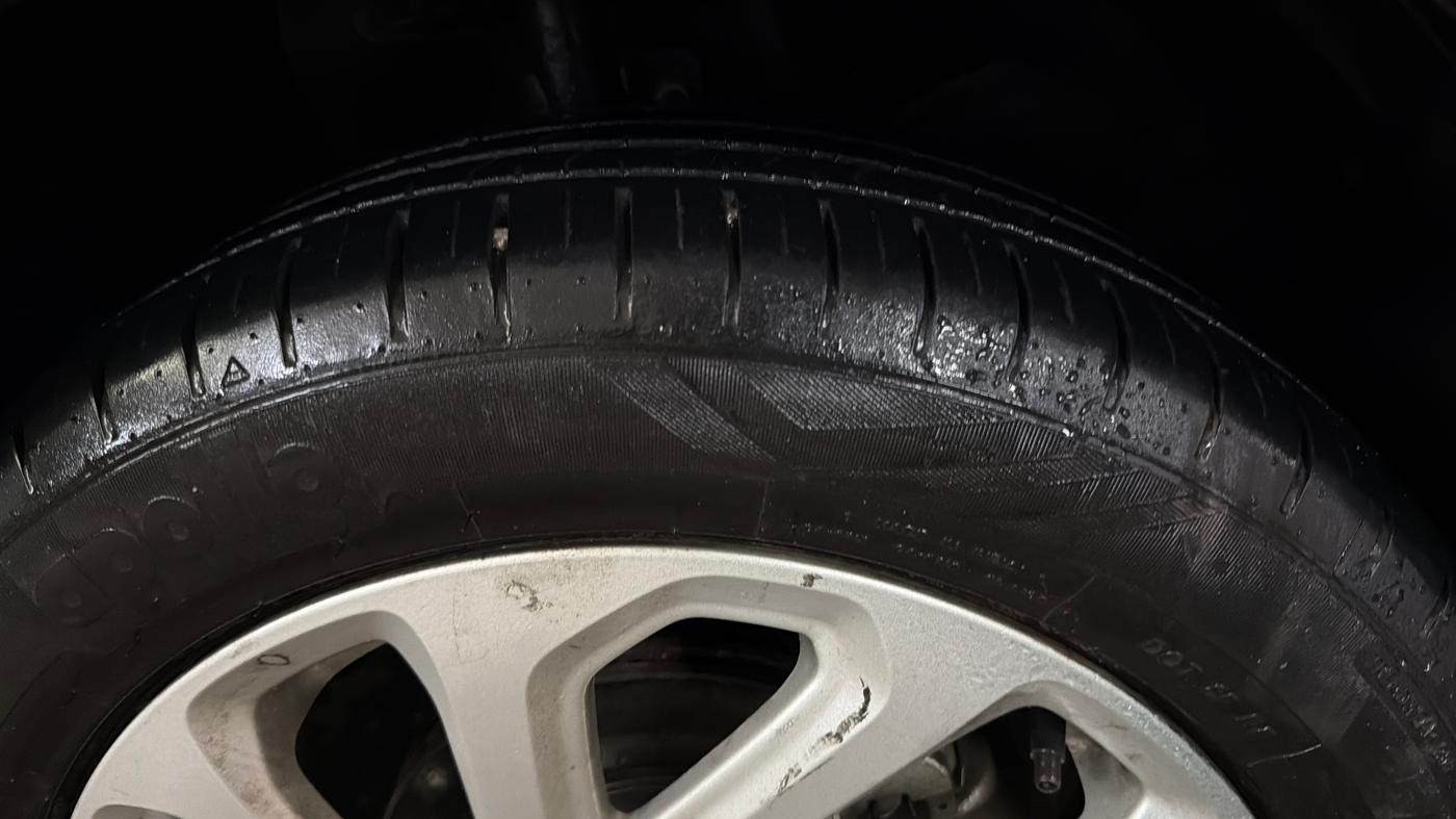 2024 Maruti Baleno  ZETA CNG 1.2L, CNG, Manual, 14,874 km, Right Front Tyre Tread