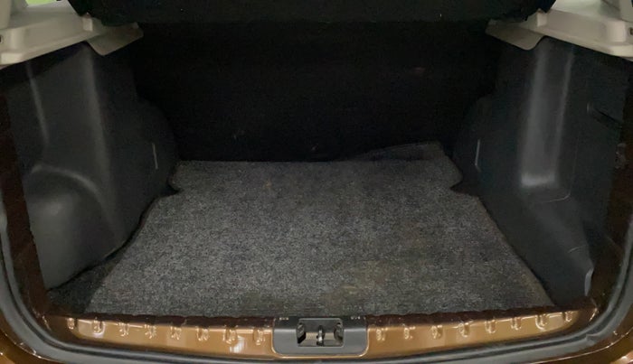 2015 Renault Duster 85 PS RXL DIESEL, Diesel, Manual, 80,782 km, Boot Inside