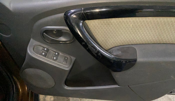 2015 Renault Duster 85 PS RXL DIESEL, Diesel, Manual, 80,782 km, Driver Side Door Panels Control