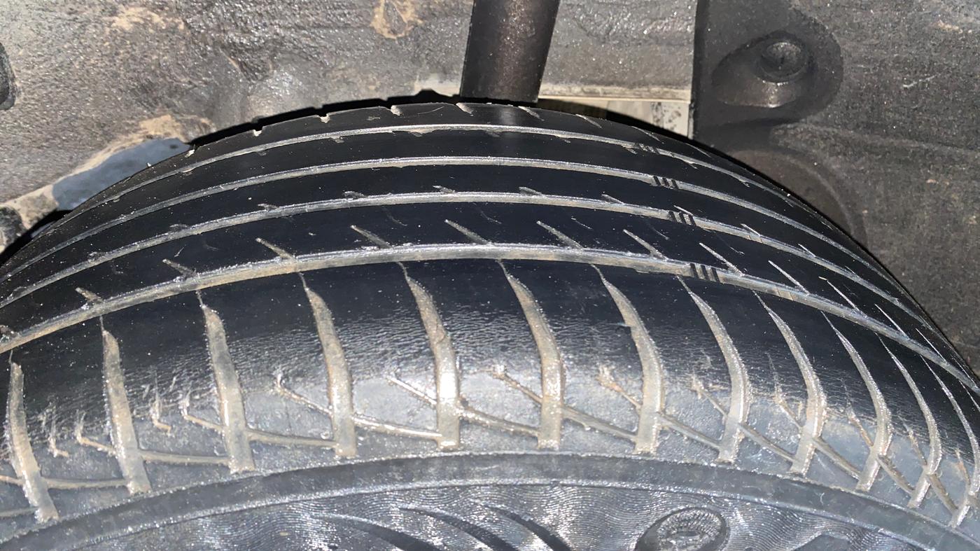 2015 Renault Duster 85 PS RXL DIESEL, Diesel, Manual, 80,782 km, Left Rear Tyre Tread