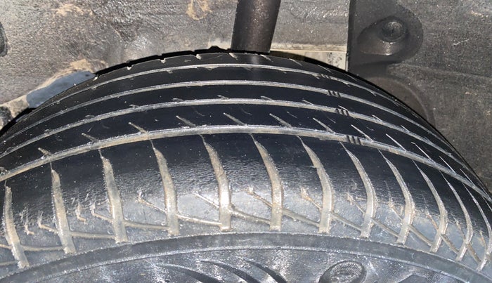 2015 Renault Duster 85 PS RXL DIESEL, Diesel, Manual, 80,782 km, Left Rear Tyre Tread