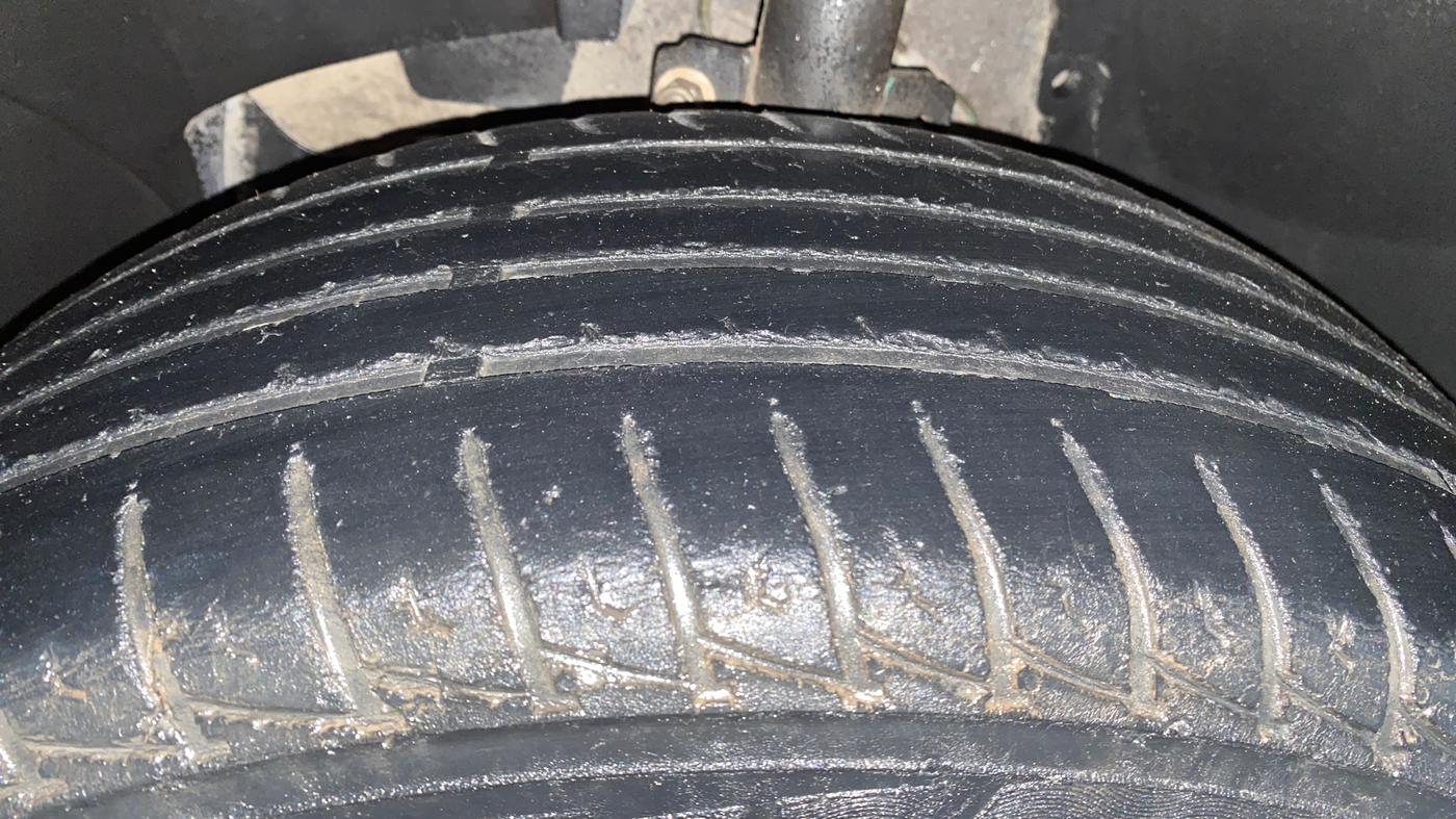 2015 Renault Duster 85 PS RXL DIESEL, Diesel, Manual, 80,782 km, Left Front Tyre Tread