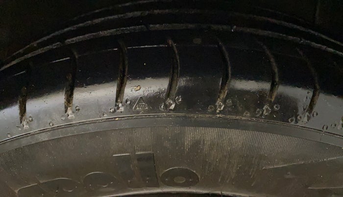 2017 Hyundai Xcent E+, Petrol, Manual, 62,475 km, Right Front Tyre Tread