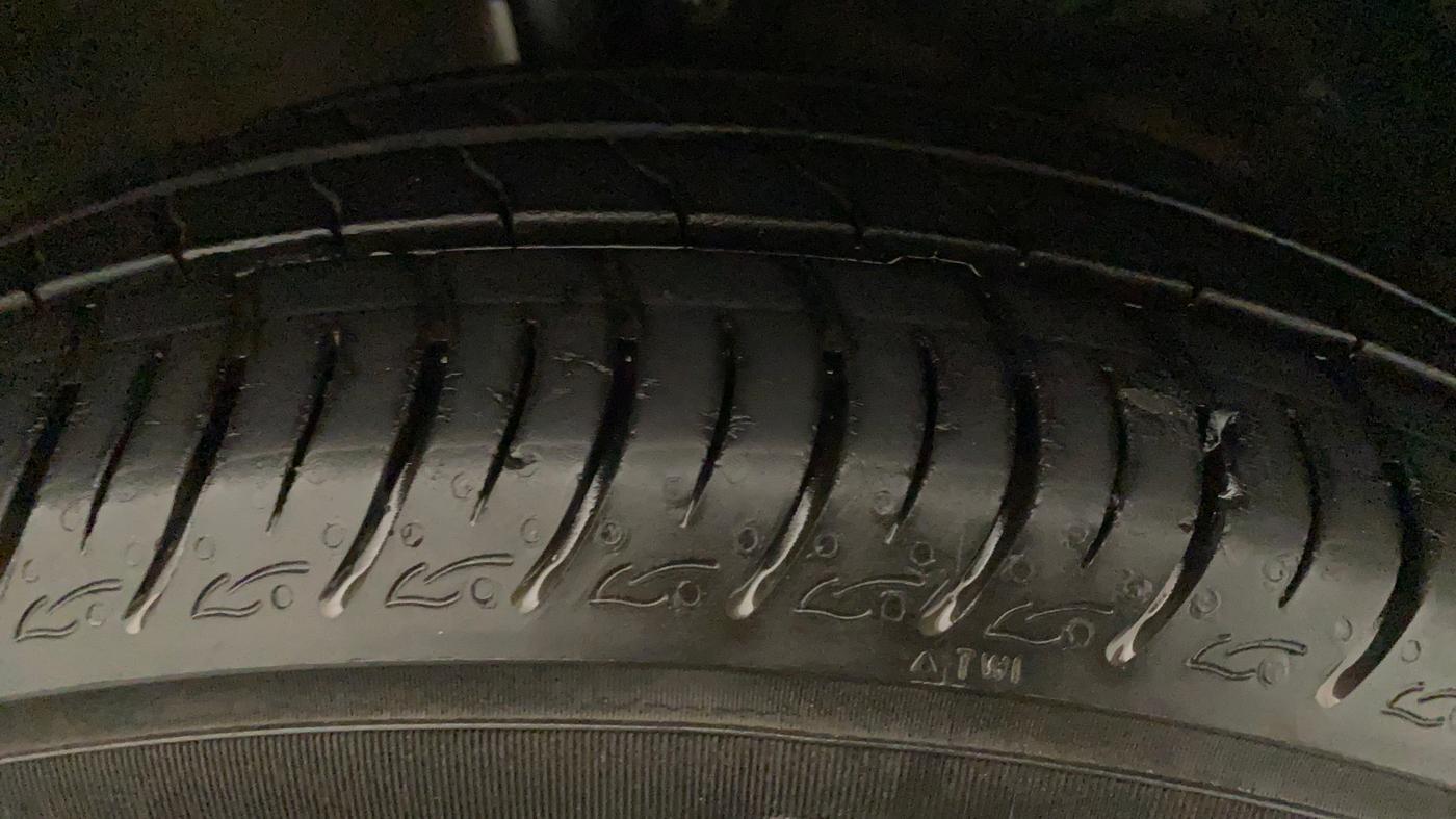 2016 Maruti Baleno DELTA CVT PETROL 1.2, Petrol, Automatic, 66,531 km, Right Front Tyre Tread