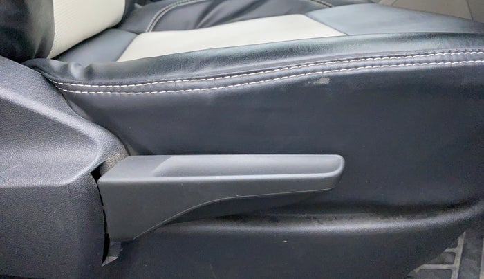 2022 Volkswagen TAIGUN HIGHLINE 1.0 TSI MT, Petrol, Manual, 7,544 km, Driver Side Adjustment Panel