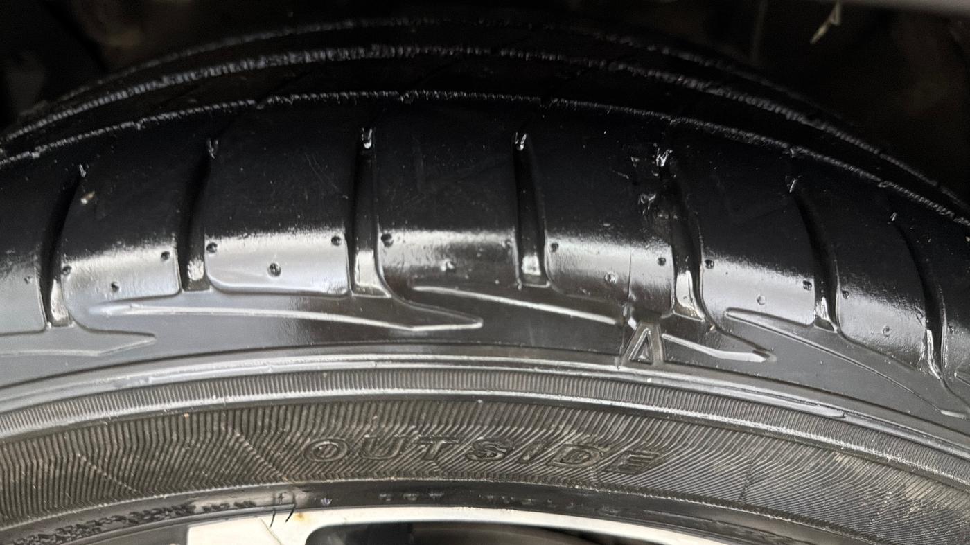 2021 Hyundai ALCAZAR 2.0 SIGNATURE (O) AT 6STR, Petrol, Automatic, 81,228 km, Left Front Tyre Tread
