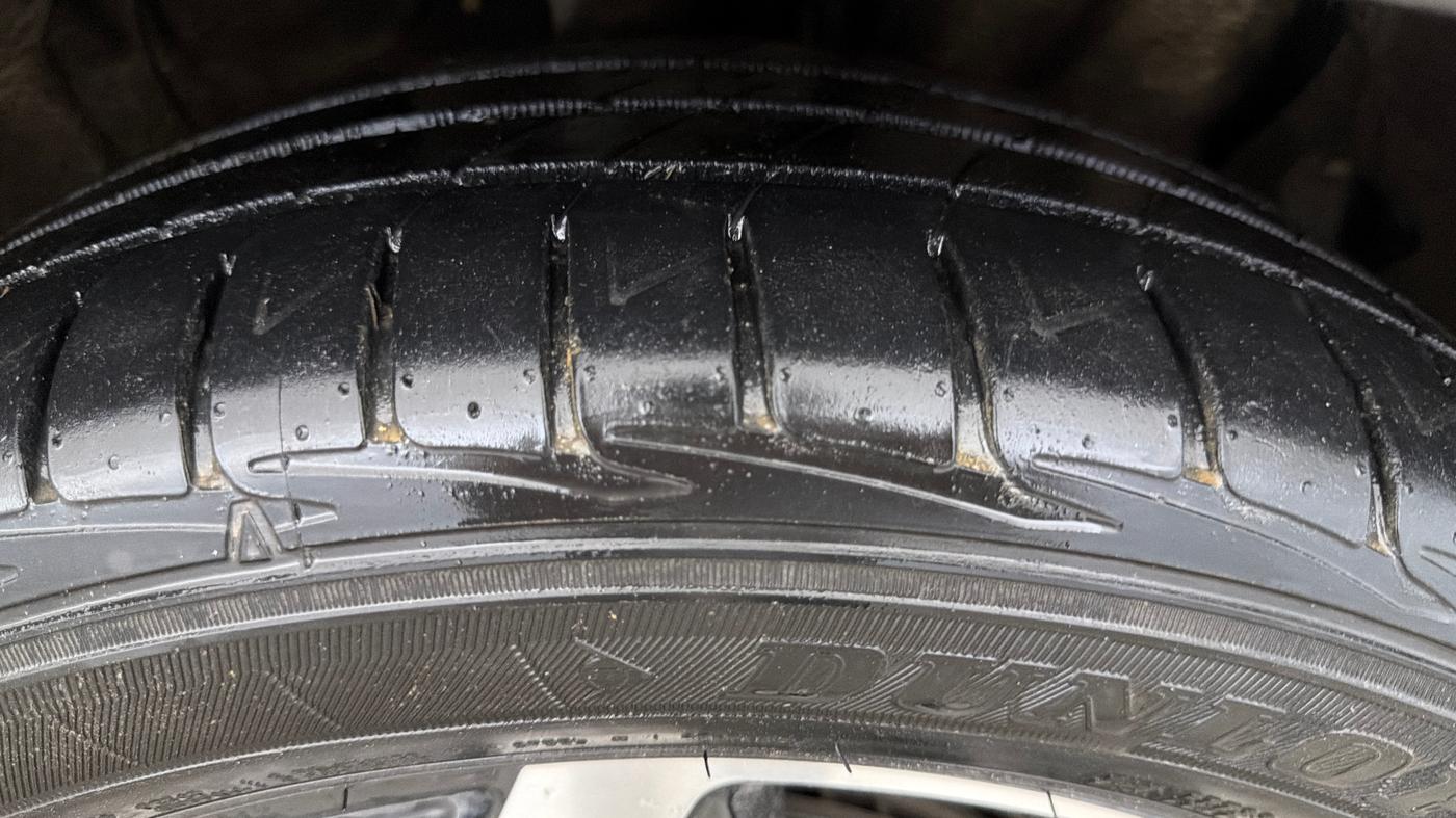 2021 Hyundai ALCAZAR 2.0 SIGNATURE (O) AT 6STR, Petrol, Automatic, 81,228 km, Right Front Tyre Tread