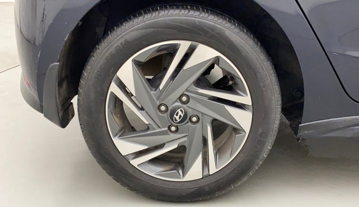 2022 Hyundai NEW I20 ASTA (O) 1.0 TURBO GDI DCT, Petrol, Automatic, 17,921 km, Right Rear Wheel
