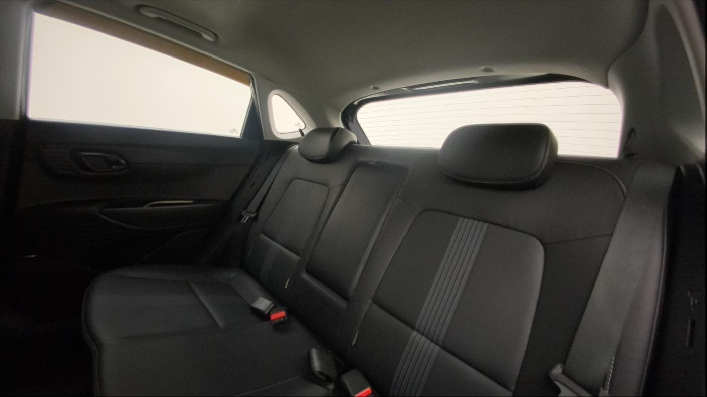 2022 Hyundai NEW I20 ASTA (O) 1.0 TURBO GDI DCT, Petrol, Automatic, 17,921 km, Right Side Rear Door Cabin