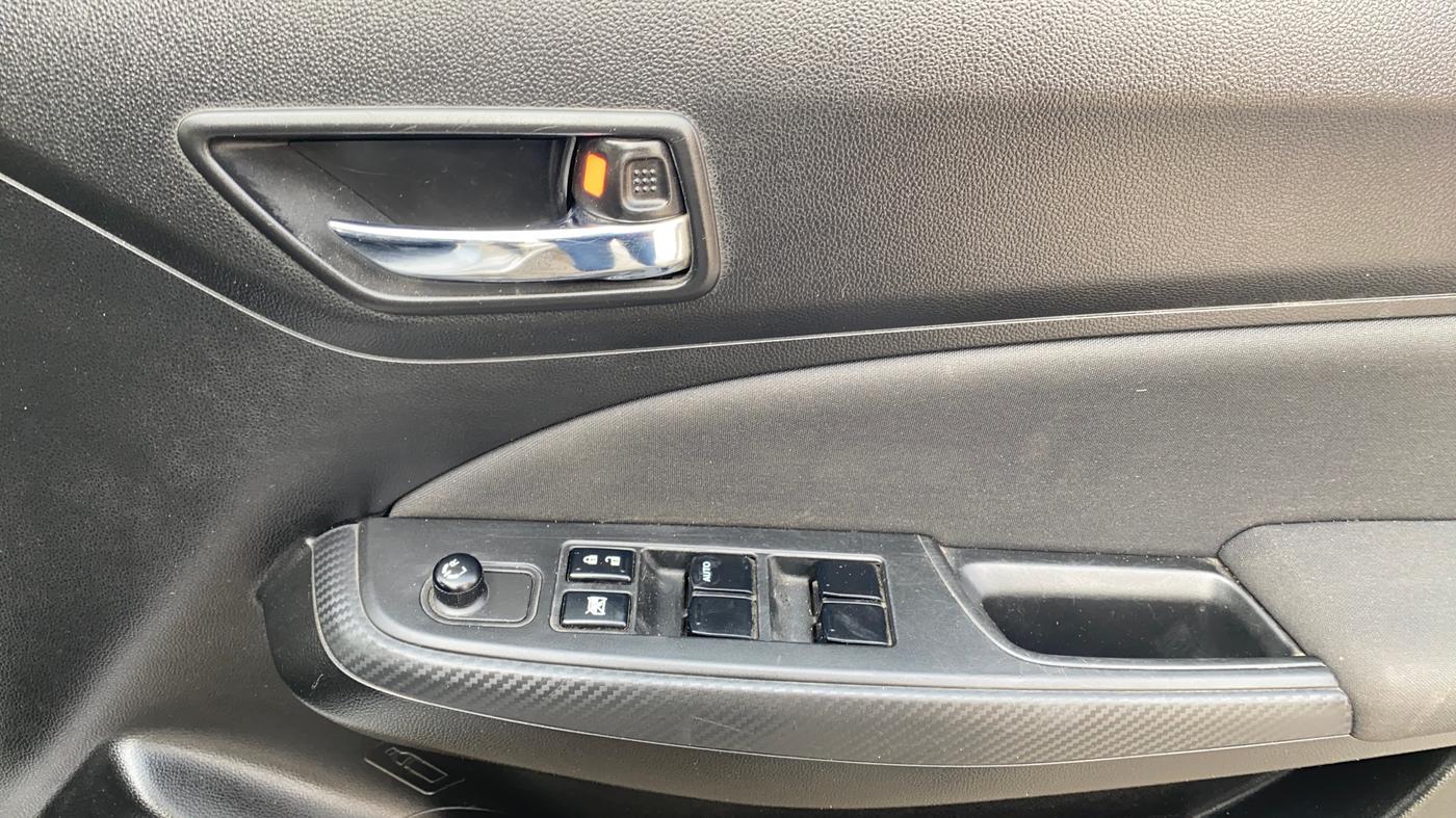 2023 Maruti Swift VXI, Petrol, Manual, 29,627 km, Driver Side Door Panels Control