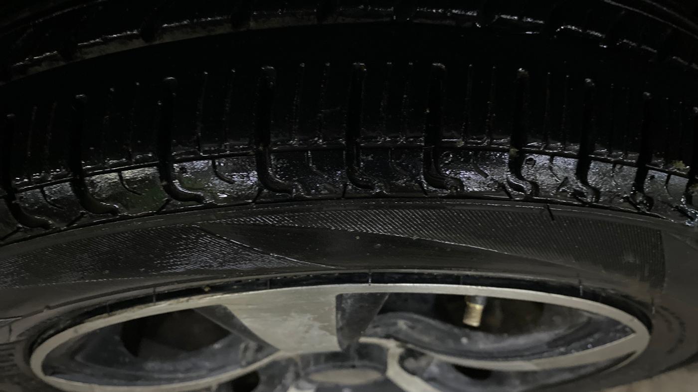 2016 Maruti Alto K10 VXI, Petrol, Manual, 50,625 km, Left Front Tyre Tread