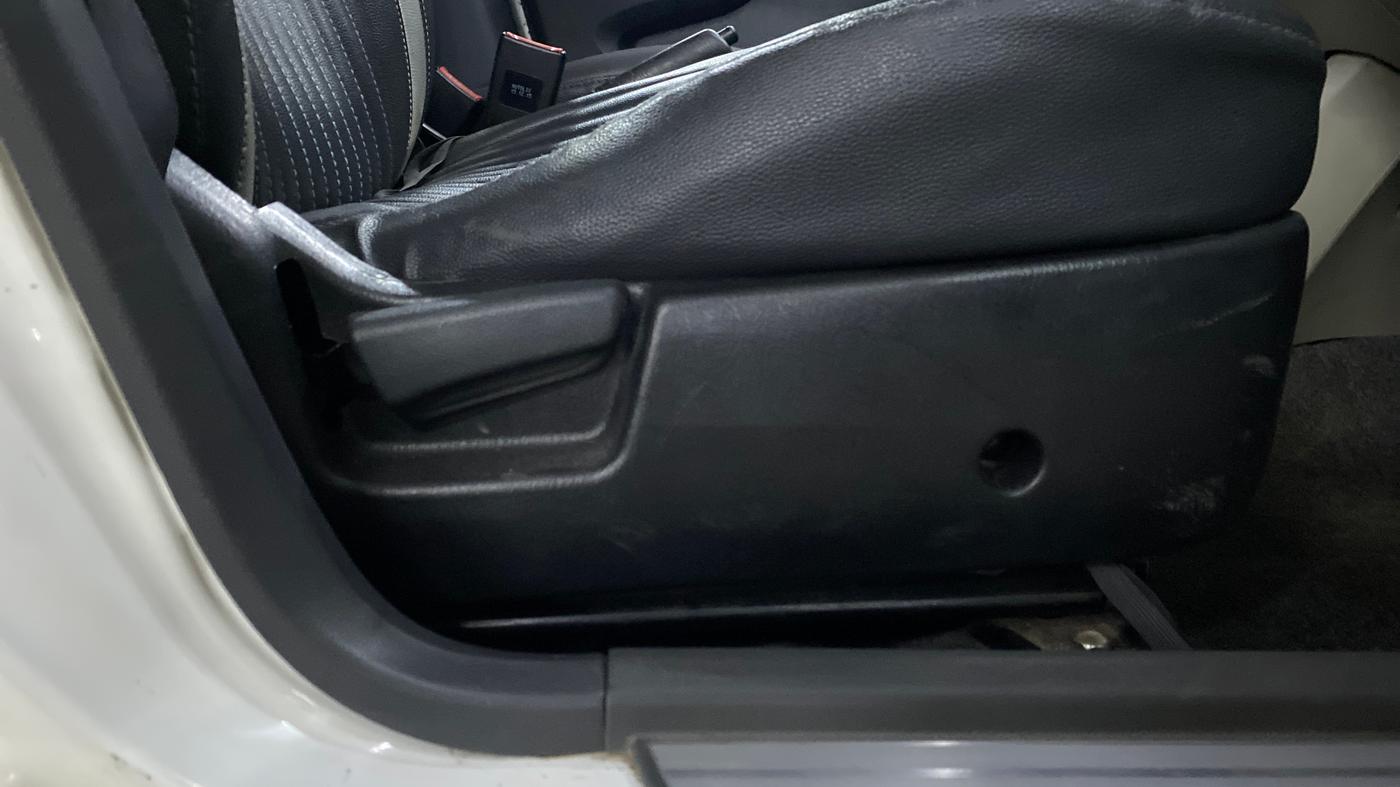 2016 Maruti Alto K10 VXI, Petrol, Manual, 50,625 km, Driver Side Adjustment Panel